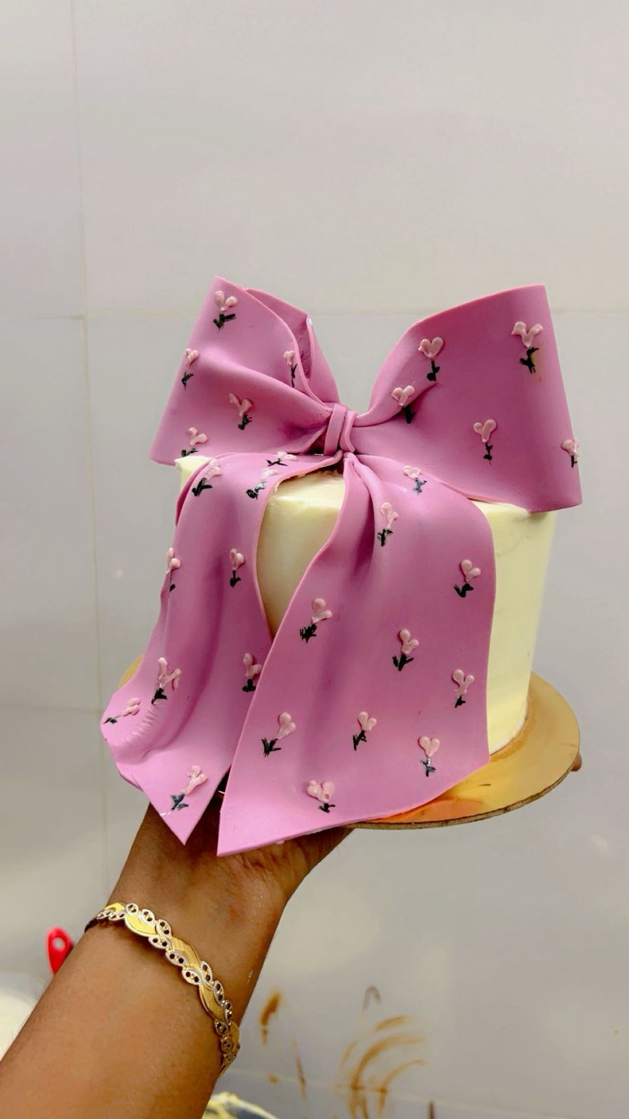 Anniversary Cake with Bow Design